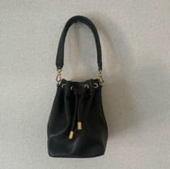 Yuz様 美品】【袋付き】CHARLES & KEITH ブラック バケツバッグのサムネイル