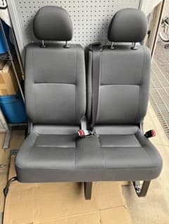 新車外し】200系 ハイエース DX 9型 純正4列目シート シートベルト 