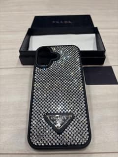 PRADA ストーン装飾 シルバー　iPhone17ケース 再入荷ラスト2 PRADA ストーン装飾 iPhone17ケース 再入荷でラスト在庫1個です