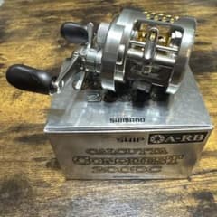 『極美品』SHIMANO シマノカルカッタコンクエスト200DCのサムネイル
