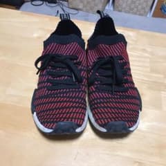 adidasスニーカーのサムネイル