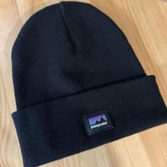 すー様専用ページ　patagonia 黒 ニット帽のサムネイル