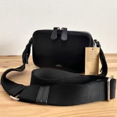 A.P.C. アーペーセー ショルダーバッグ カメラバッグ レザー ブラック 黒