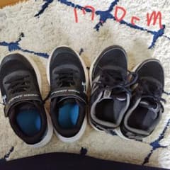 Under Armour 　ニューバランス スニーカーのサムネイル
