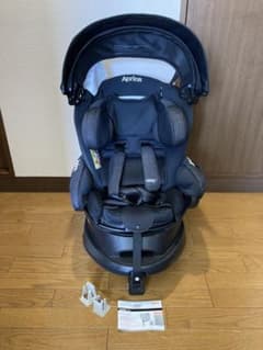 aprica フラディアグロウ　isofix ベビーチャイルドシート　ベッドのサムネイル