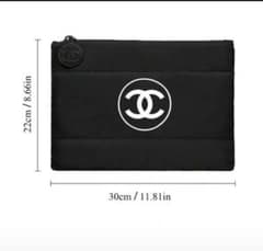 土日セール❣️ノベルティCHANELタブレット、化粧ポーチ - メルカリ