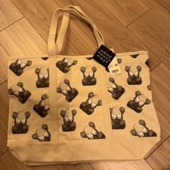 KAWS✖️UNIQLO トートバックのサムネイル