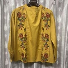 お値下げ　花柄刺繍☆スーパーハッカ　プルオーバー長袖カットソー　からし色　薔薇のサムネイル
