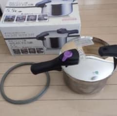 軽量ステンレス製圧力鍋 5.5Lのサムネイル
