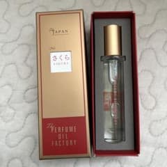 The perfume oil factory さくらのサムネイル