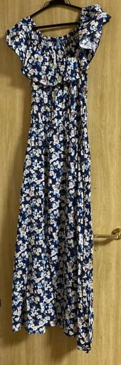 ロングワンピース　花柄　紺色のサムネイル