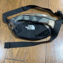 THE NORTH FACE カモフラ柄 ボディバッグ ウエストポーチのサムネイル