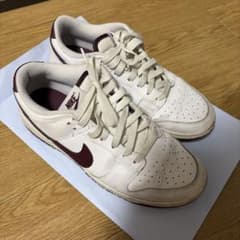 NIKE DUNK LOW ホワイト バーガンディ スニーカーのサムネイル