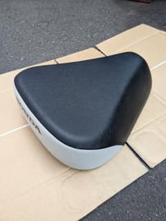 スーパーカブ110 JA59 純正シート 美品 ★おまけ付き★のサムネイル