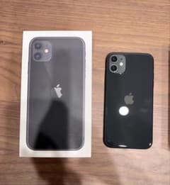 お*ゆ様 Apple iPhone11 64GB ブラック 本体 箱 付属品完備のサムネイル