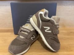 new balance ベビーシューズ ブラウン