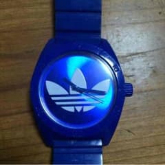 adidas 時計のサムネイル