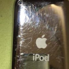 iPodtouch4世代！送料込み！充電器付き！のサムネイル