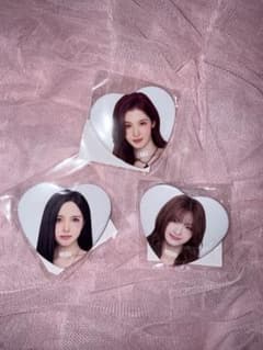 【a・sさん専用】TWICE ハート缶バッジ 3種セットのサムネイル