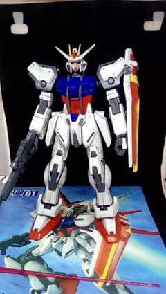 ガンプラ 完成品 1/100　ストライクガンダムのサムネイル