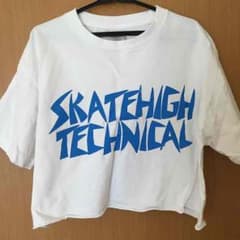 ショート丈Tシャツのサムネイル