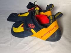 LA SPORTIVA SKWAMA クライミングシューズのサムネイル