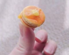 3段パンケーキのピンバッチ　ブローチ　ミニチュアフードのサムネイル