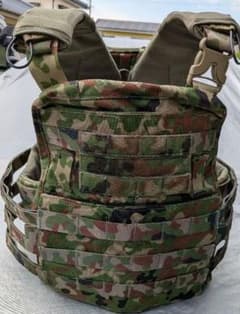 陸自迷彩 AVS プレートキャリア crye - メルカリ