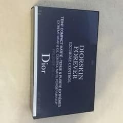 Dior　コンパクトファンデーションのサムネイル