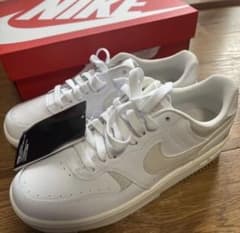 Nike 白スニーカー　23.5-24.0cmのサムネイル