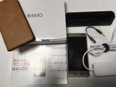 au KYV43 BASIO3 中古美品本体＆付属品10点のサムネイル