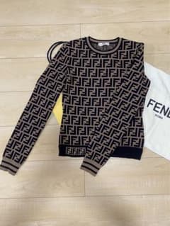 FENDI ロゴニット美品！最終値下げのサムネイル