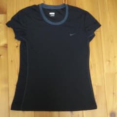 NIKE ナイキ Tシャツのサムネイル