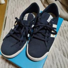 adidas ネイビー スニーカー　24.5 レディースのサムネイル