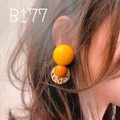 B177…イエロー×ゴールド　イヤリングorピアスのサムネイル