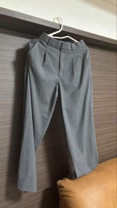 グレー タックパンツ ストレートのサムネイル