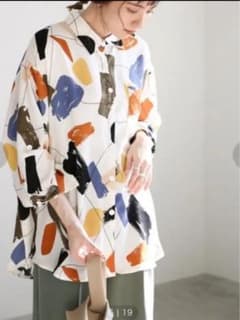 ペイント柄シャツブラウス　セレクトモカのサムネイル