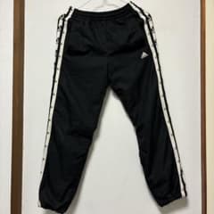 【値下げ】アディダス トラックパンツ ジャージ 150 黒 サイドロゴ テープのサムネイル