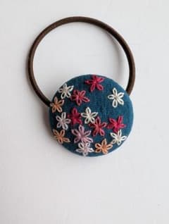 刺繍 花柄 ヘアゴム ブルーのサムネイル