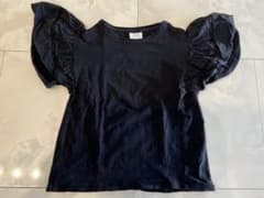 ZARA 袖口フリル 黒Tのサムネイル