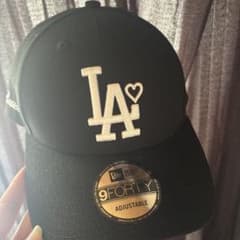 NEW ERA 9FORTY LA ハートロゴ キャップ ブラックのサムネイル