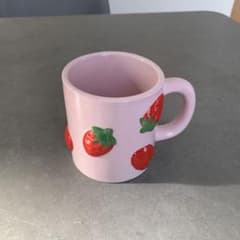 【☆新品未使用☆】フライングタイガー いちごマグカップのサムネイル