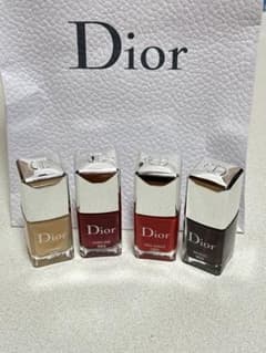 Dior マニキュアのサムネイル