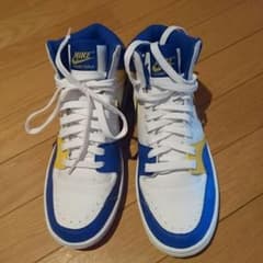新品NIKEハイカットのサムネイル