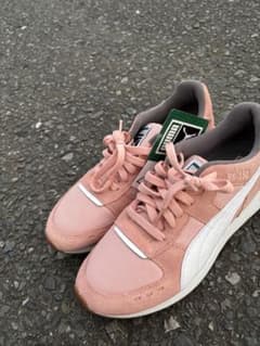PUMA ピンク スエード スニーカーのサムネイル