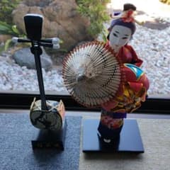 日本人形と蛇皮線オルゴールのセットのサムネイル