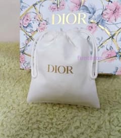 dior ディオール ノベルティ ポーチ 白巾着 非売品 ノベルティ - メルカリ