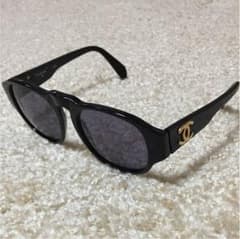 【送料込み】ケース付CHANEL ブラックココマークサングラスのサムネイル