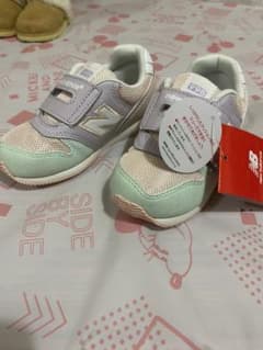 ニューバランス スニーカー キッズ NEW BALANCEのサムネイル