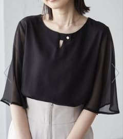 美品✨️RANAN黒 シフォン フレアスリーブブラウスのサムネイル
